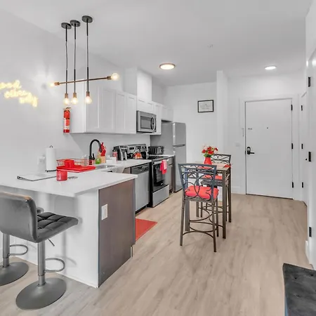 Royal Oasis Indoor Pool, Free Parking, Near Nyc Apartment Elizabeth Exterior photo