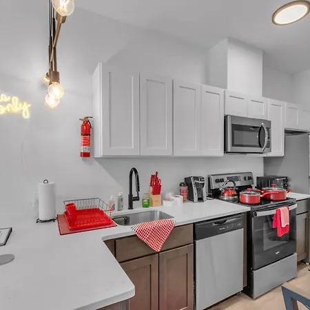 Royal Oasis Indoor Pool, Free Parking, Near Nyc Apartment Elizabeth Exterior photo