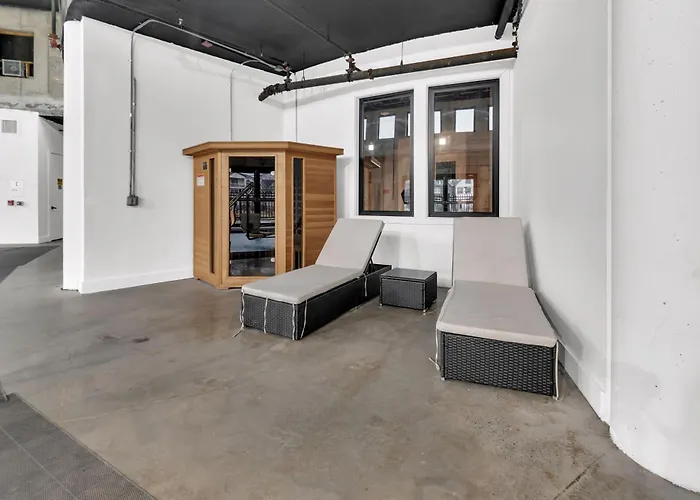 Royal Oasis Indoor Pool, Free Parking, Near Nyc
