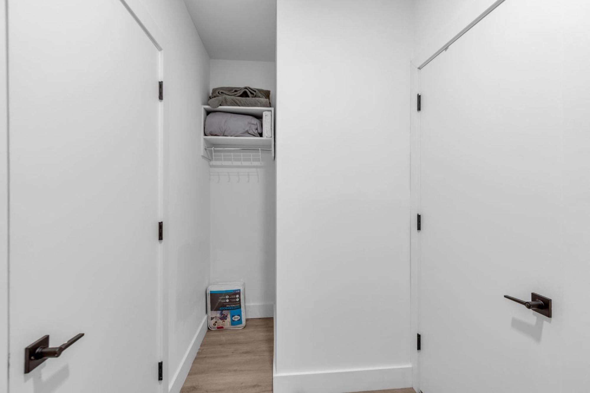 Apartment Royal Oasis Indoor Pool, Free Parking, Near Nyc Elizabeth