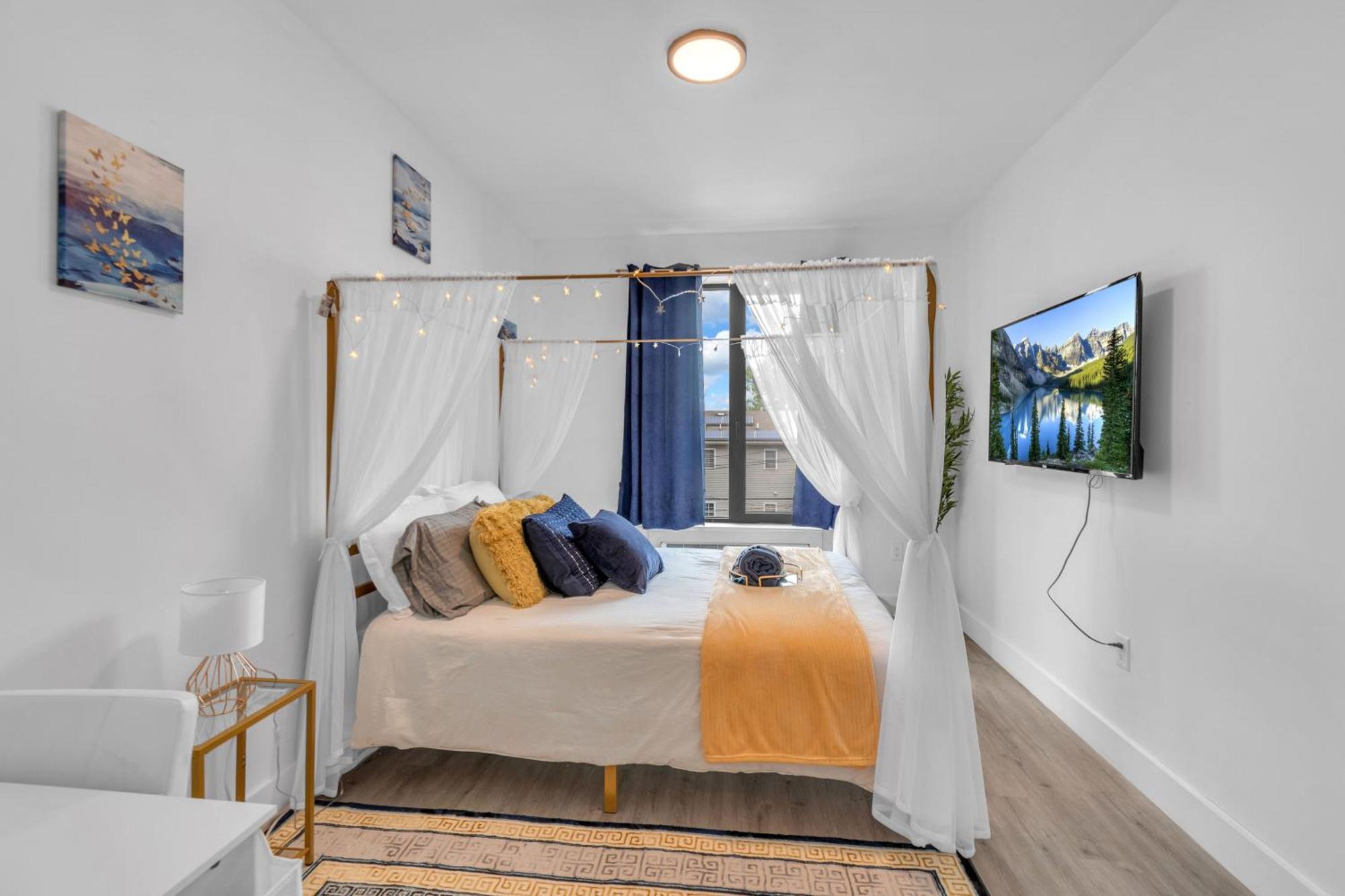 Royal Oasis Indoor Pool, Free Parking, Near Nyc Apartment